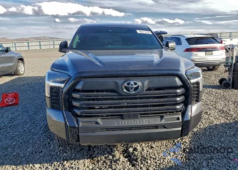 2025 Toyota Tundra Crewmax Sr z USA, uszkodzony, nr VIN 5TFKB5DB6SX297846